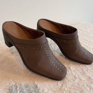 Aerosols slide on heel clogs size 9 medium